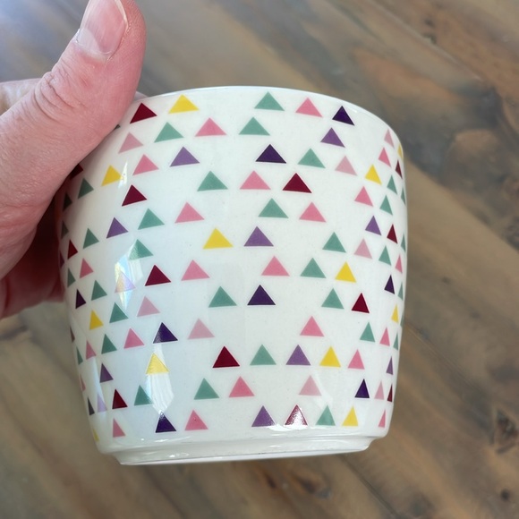🌷5/$20🌷 Triangle Pattern Mug - Picture 5 of 8
